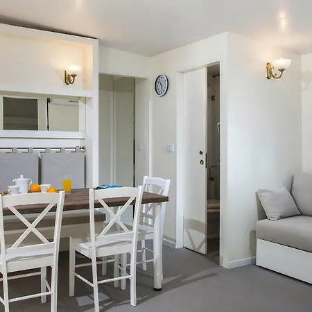 Dom wakacyjny Mobile Homes Marco Polo Village Cin10007 Mya